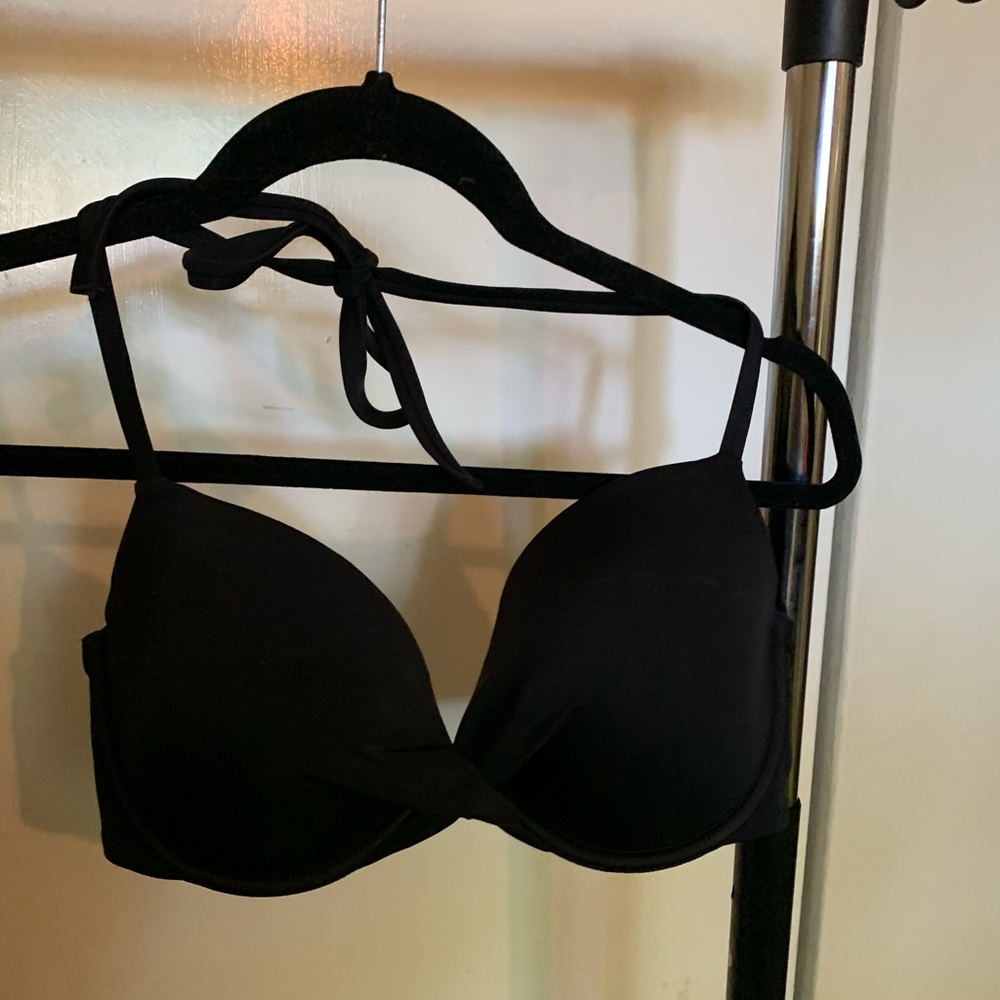 Black bikini